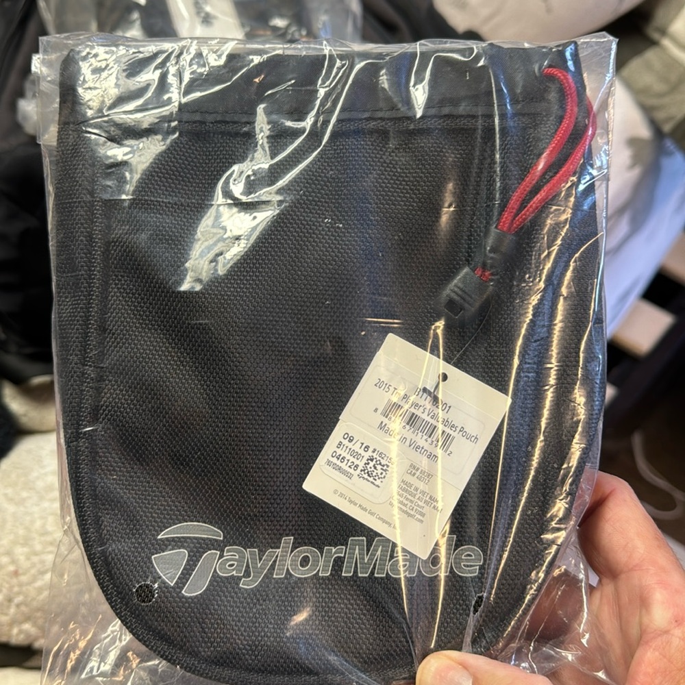 TaylorMade valuables pouch